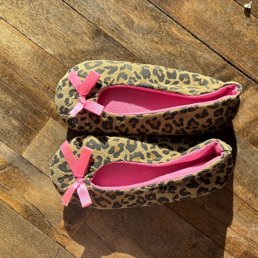 Kids new leopard slippers